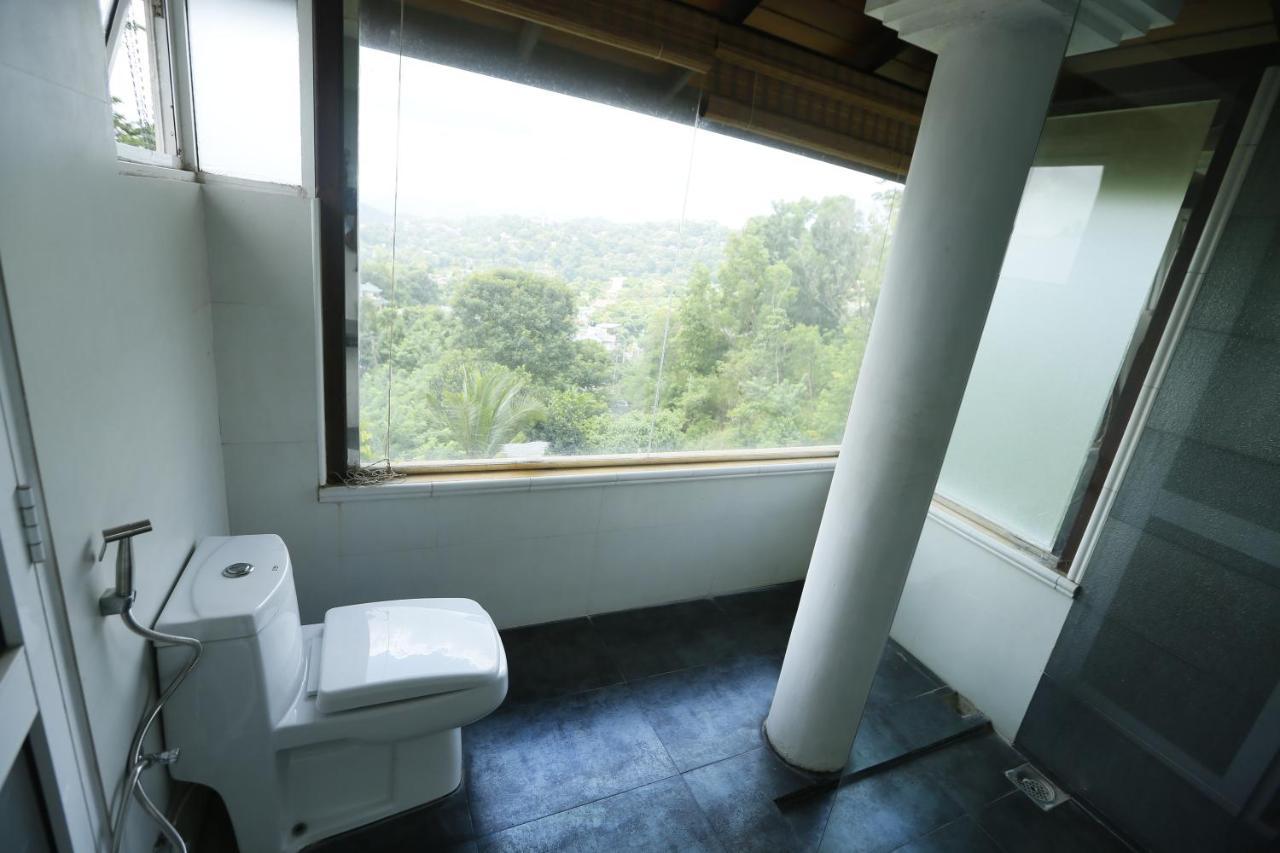 Crown Hills Kandy Inn Exterior photo