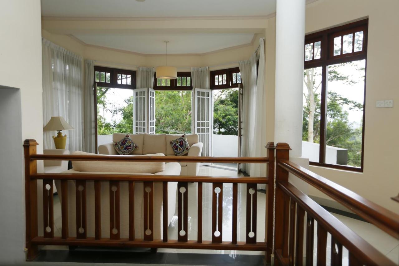 Crown Hills Kandy Inn Exterior photo