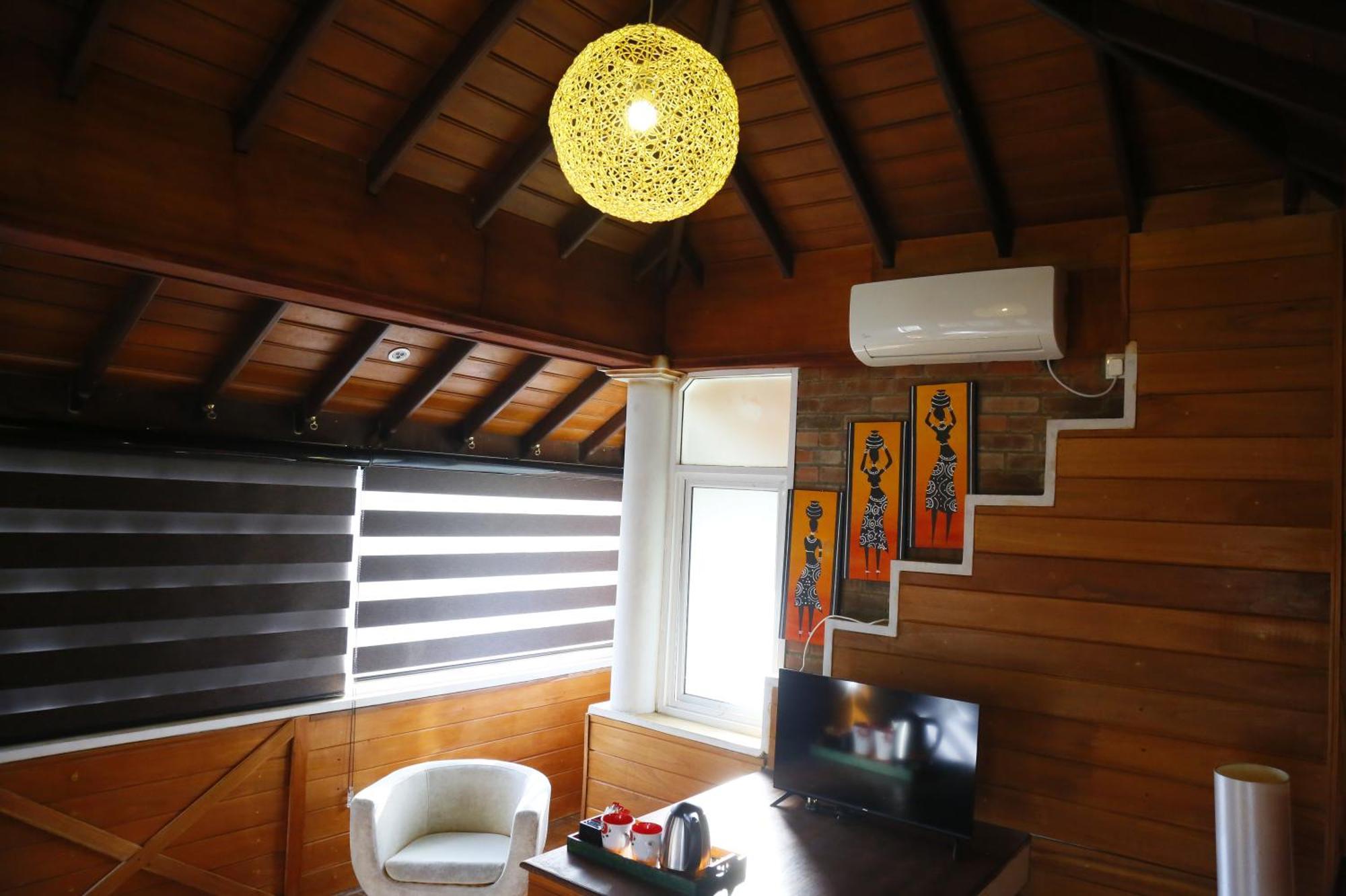 Crown Hills Kandy Inn Exterior photo