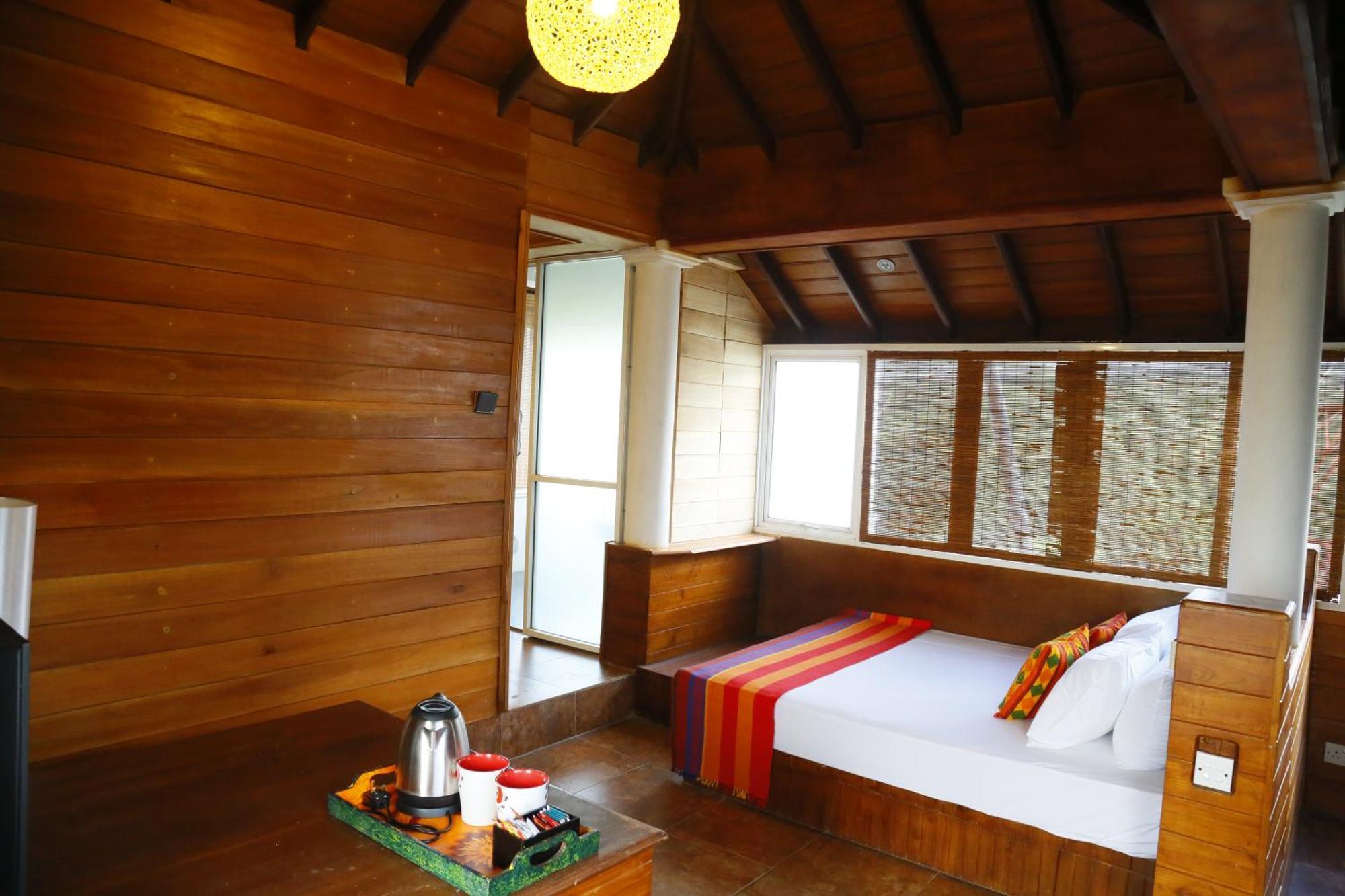Crown Hills Kandy Inn Exterior photo